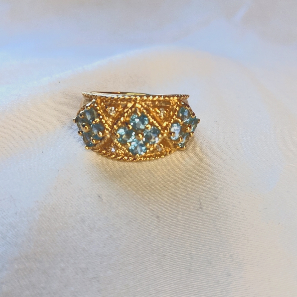 14k gold ring with blue stones size 6